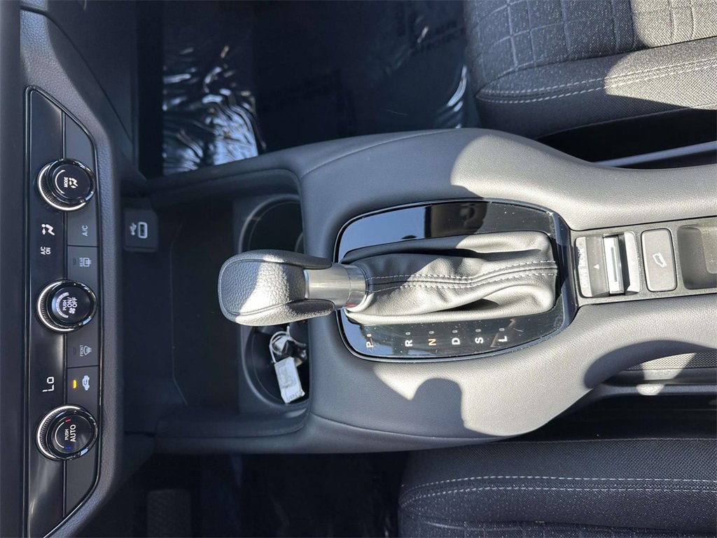 Certified 2025 Honda HR-V LX image 17