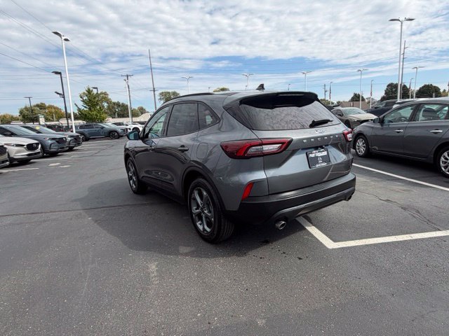 Used 2025 Ford Escape ST-Line FWD image 11