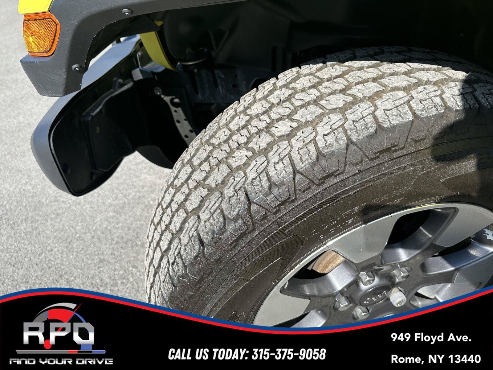 Used 2023 Jeep Wrangler Unlimited Sahara w/ LED Lighting Group AWD/4WD image 10