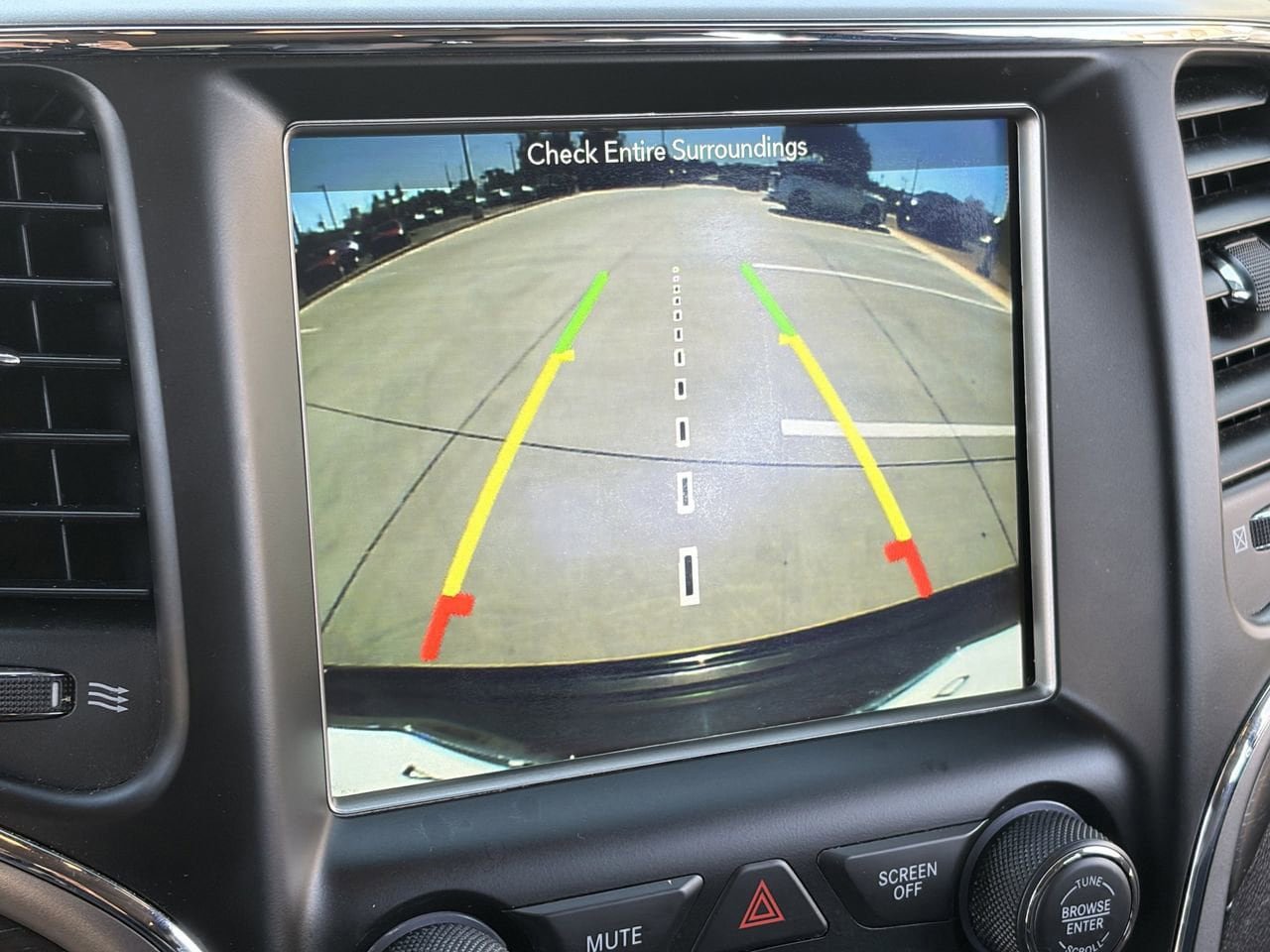 Used 2018 Jeep Grand Cherokee Altitude RWD image 28