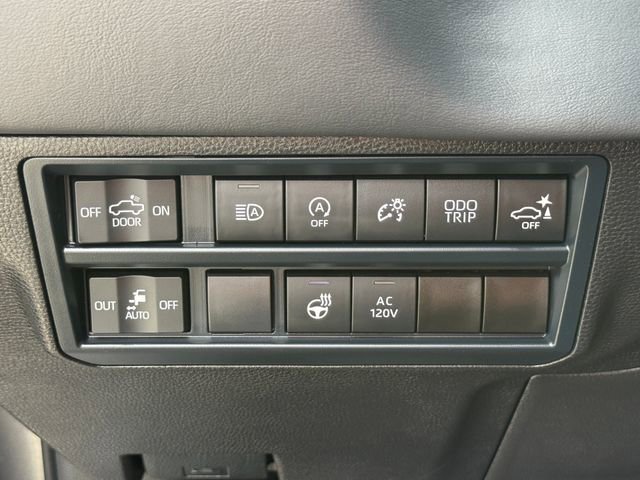 Used 2025 Toyota Tundra Platinum AWD/4WD image 13
