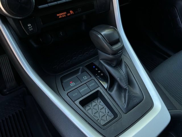 Used 2022 Toyota RAV4 LE FWD image 35