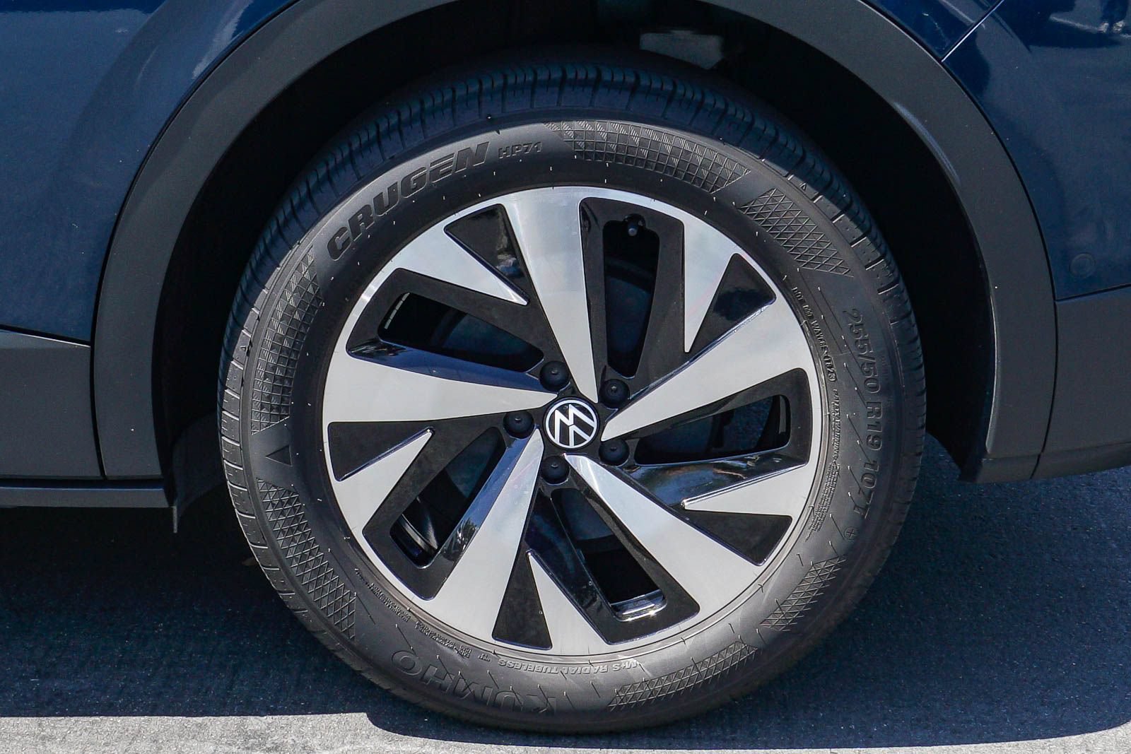 Certified 2023 Volkswagen ID.4 Pro AWD/4WD image 12