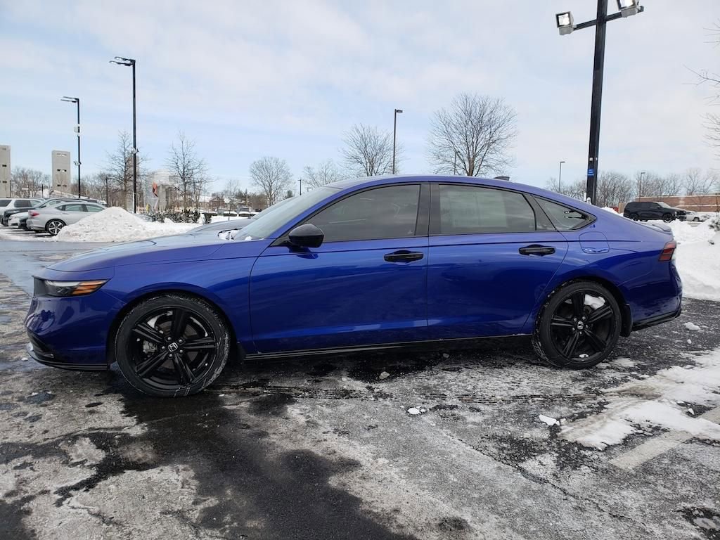 Used 2023 Honda Accord Sport image 4