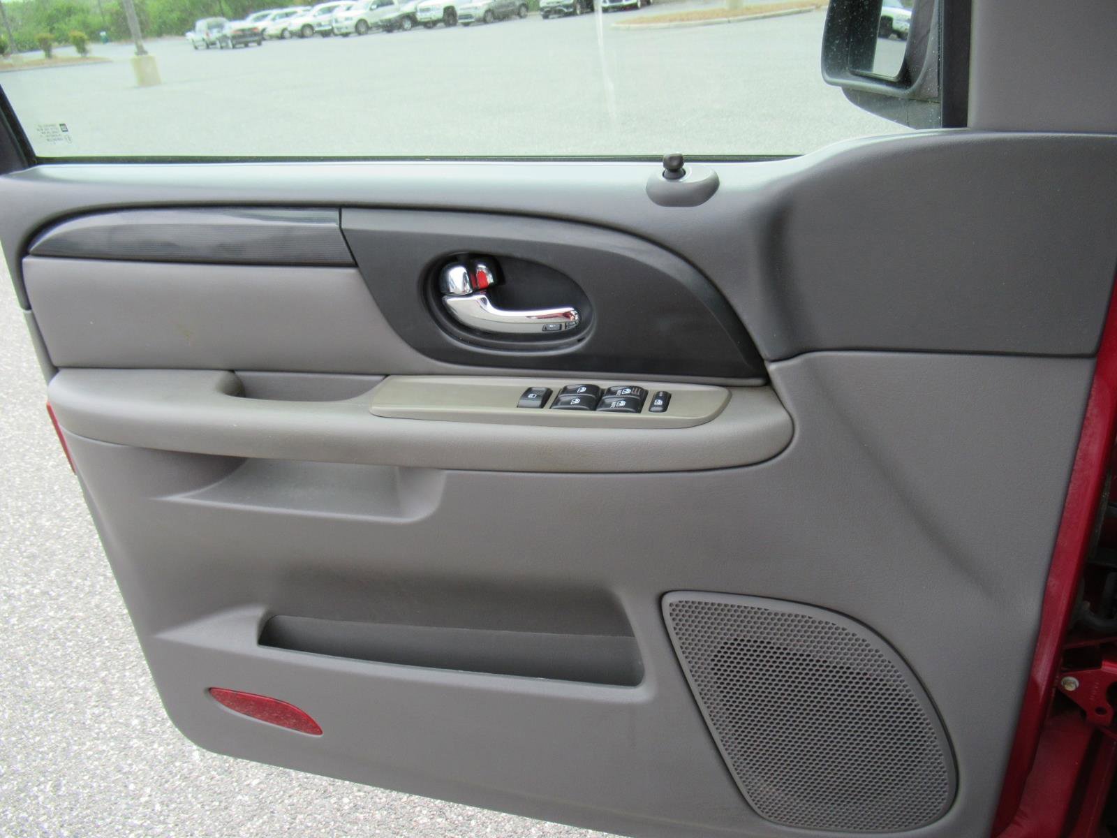 Used 2004 GMC Envoy XUV SLE w/ 1SB Preferred Equipment Group AWD/4WD image 19