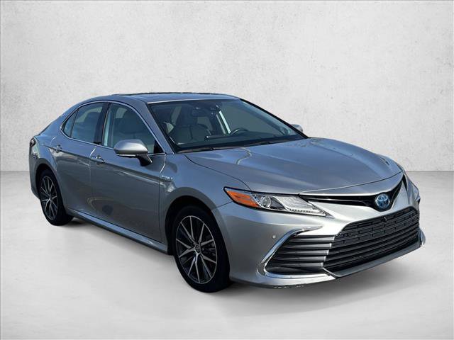 Used 2021 Toyota Camry XLE image 3