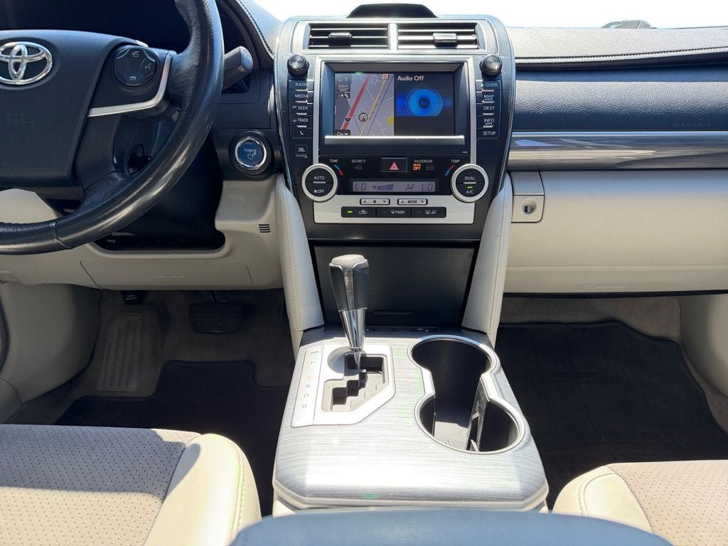 Used 2012 Toyota Camry XLE w/ Leather Pkg FWD image 12