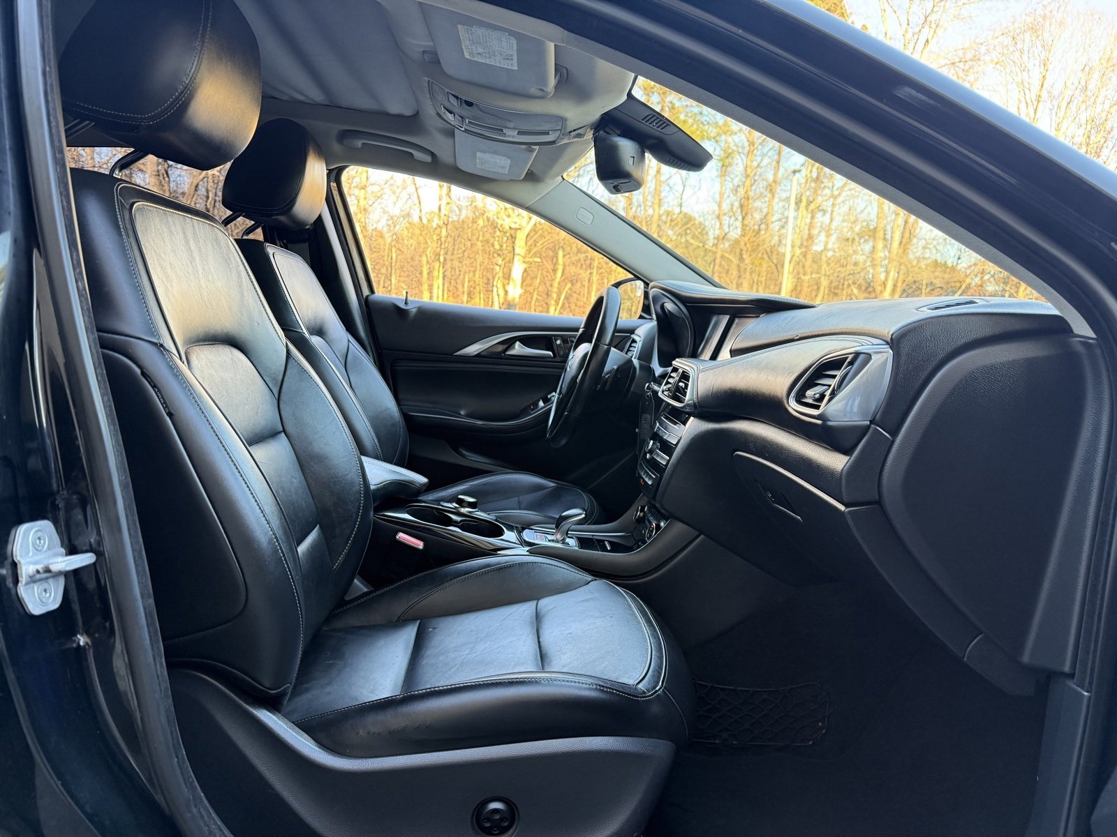 Used 2018 INFINITI QX30 Premium w/ Navigation Package image 33