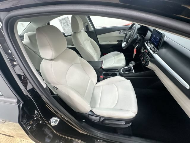 Certified 2023 Kia Forte LXS w/ LXS Technology Package FWD image 25