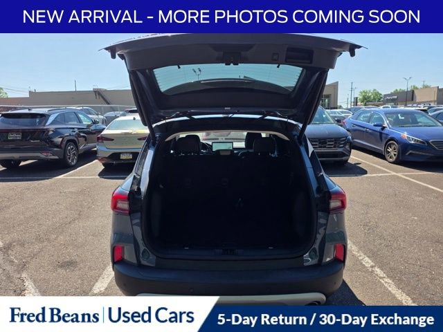 Used 2023 Ford Escape Platinum w/ Premium Technology Package FWD image 11