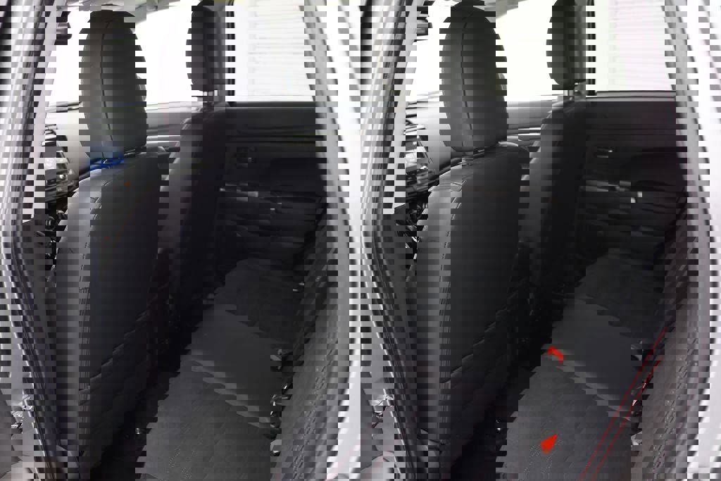 Used 2025 Mitsubishi Outlander Sport AWD image 11