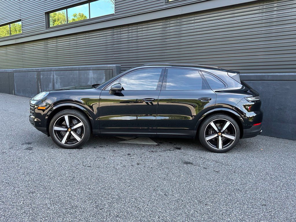 Certified 2025 Porsche Cayenne AWD/4WD image 7
