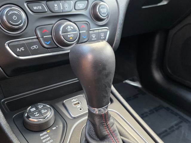 Used 2022 Jeep Cherokee Trailhawk w/ Sun, Sound & Nav Group image 32