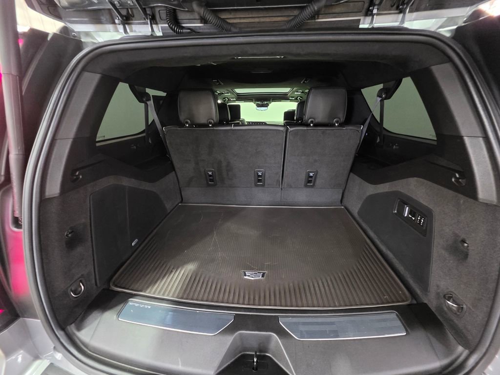 Used 2023 Cadillac Escalade ESV Sport Platinum w/ LPO, ONYX Package AWD/4WD image 11