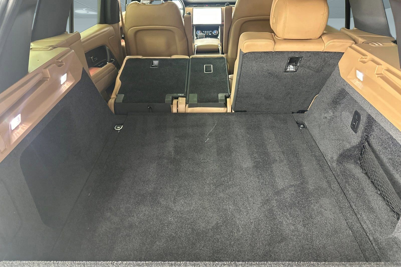 Used 2023 Land Rover Range Rover SE image 35