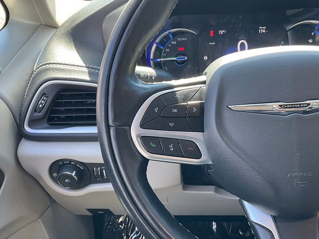 Used 2022 Chrysler Pacifica Touring-L w/ Uconnect Theater Family Group image 43