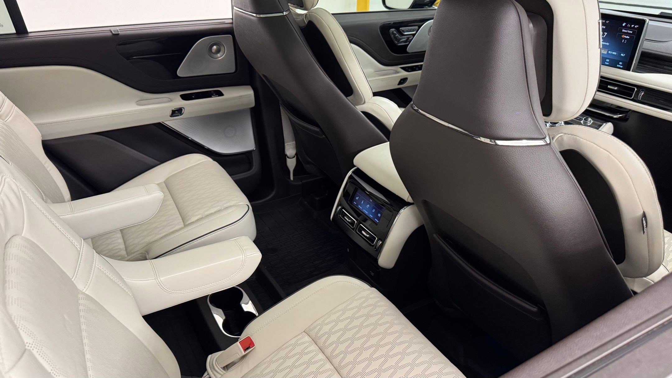 Used 2023 Lincoln Aviator Black Label w/ Dynamic Handling Package image 27