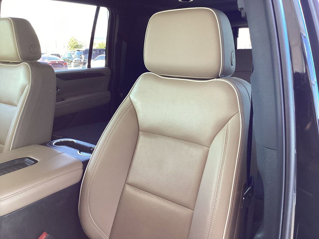 Used 2024 Chevrolet Suburban Premier RWD image 11
