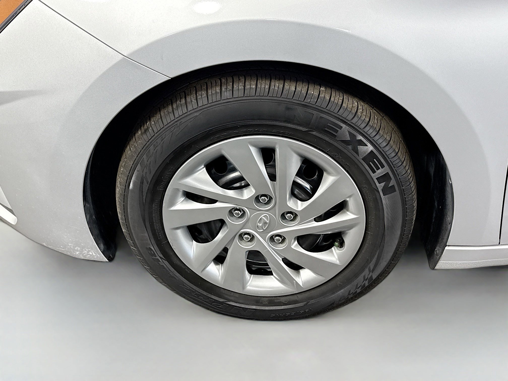 Used 2019 Hyundai Elantra SE image 37