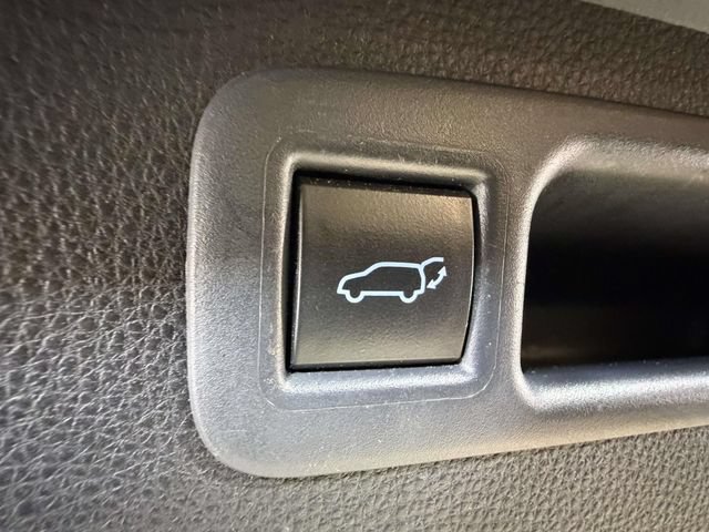 Used 2021 Toyota Highlander XLE AWD/4WD image 22