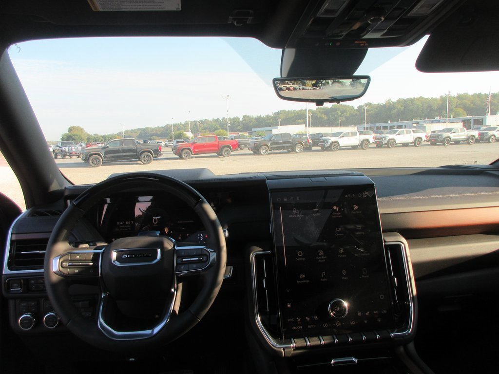 New 2026 GMC Yukon XL Denali w/ Denali Reserve Package image 17