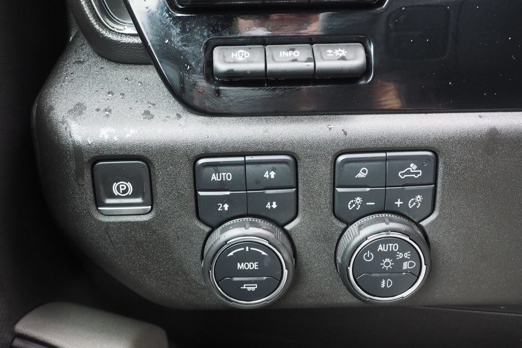 Used 2025 Chevrolet Silverado 2500 ZR2 w/ Technology Package AWD/4WD image 29