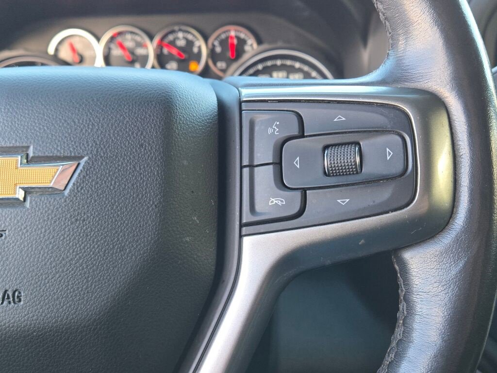 Used 2021 Chevrolet Silverado 1500 LT image 32