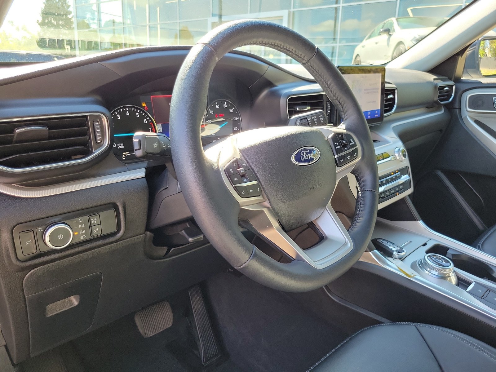 Used 2023 Ford Explorer XLT w/ Equipment Group 202A AWD/4WD image 11