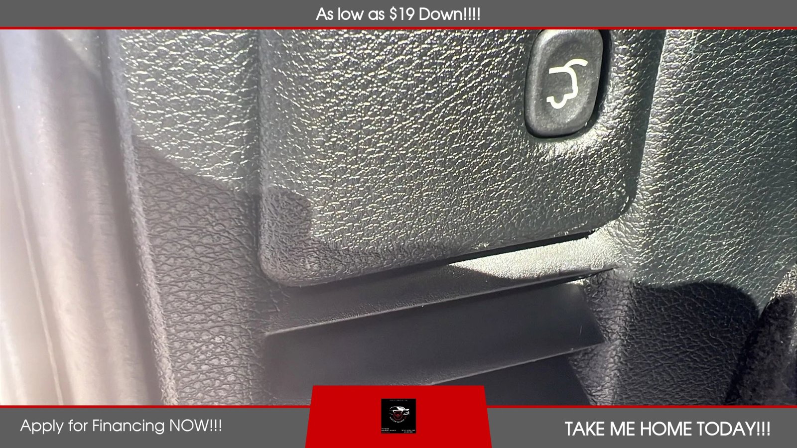 Used 2018 Jeep Grand Cherokee Altitude AWD/4WD image 23