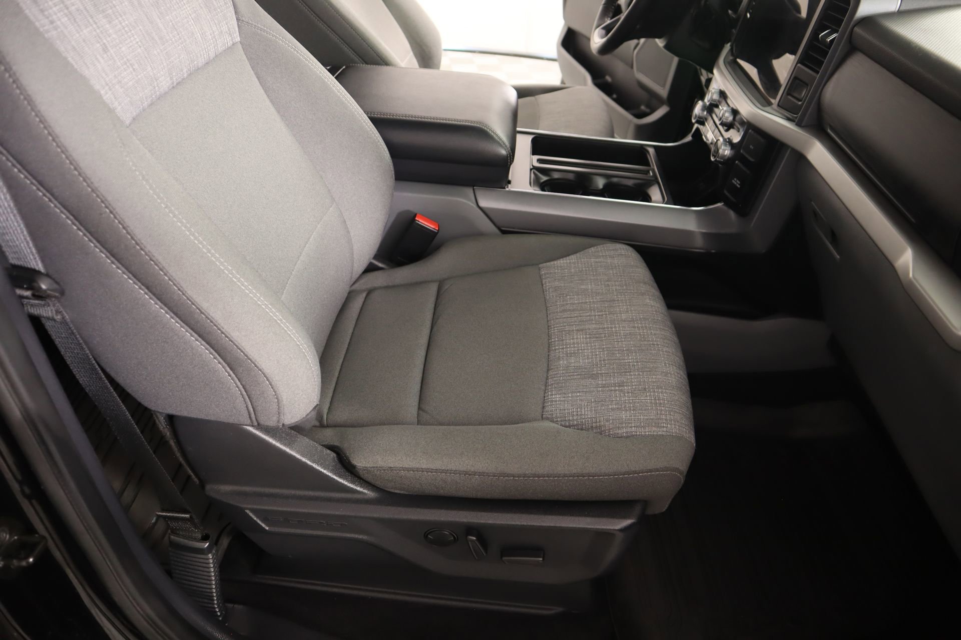 Used 2023 Ford F150 4x4 SuperCrew image 14
