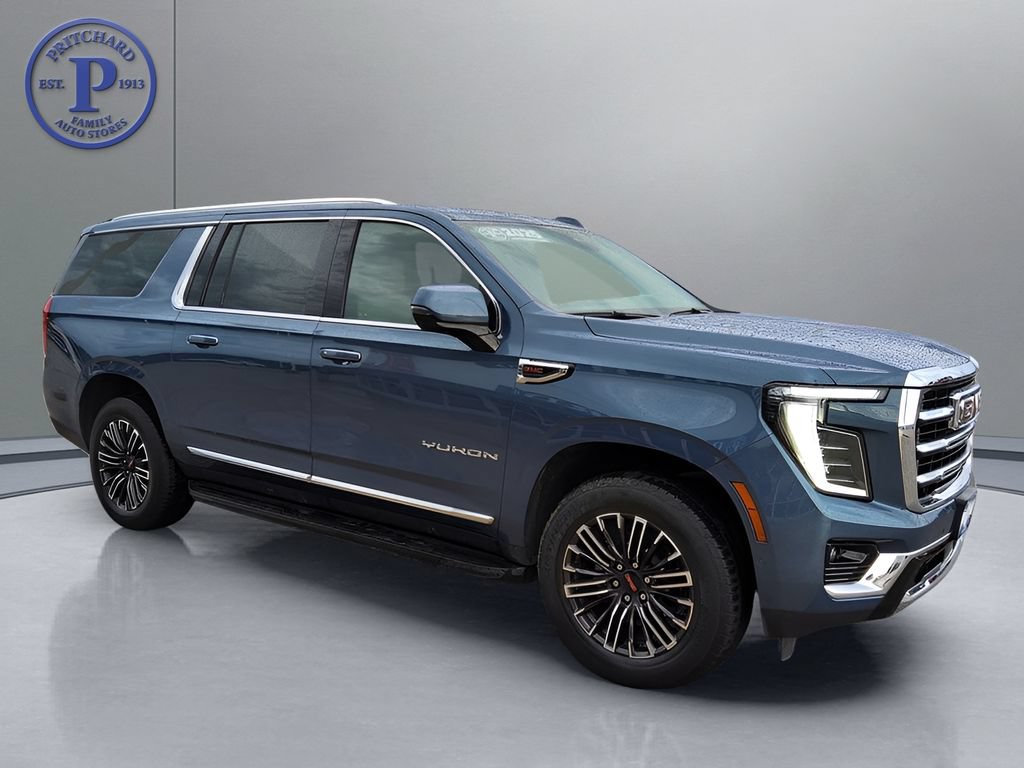Used 2025 GMC Yukon XL Elevation AWD/4WD image 1