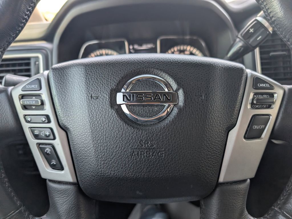 Used 2018 Nissan Titan SV w/ SV Convenience Package image 20