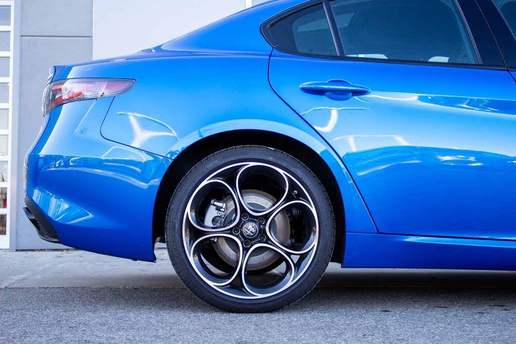 New 2025 Alfa Romeo Giulia AWD image 6