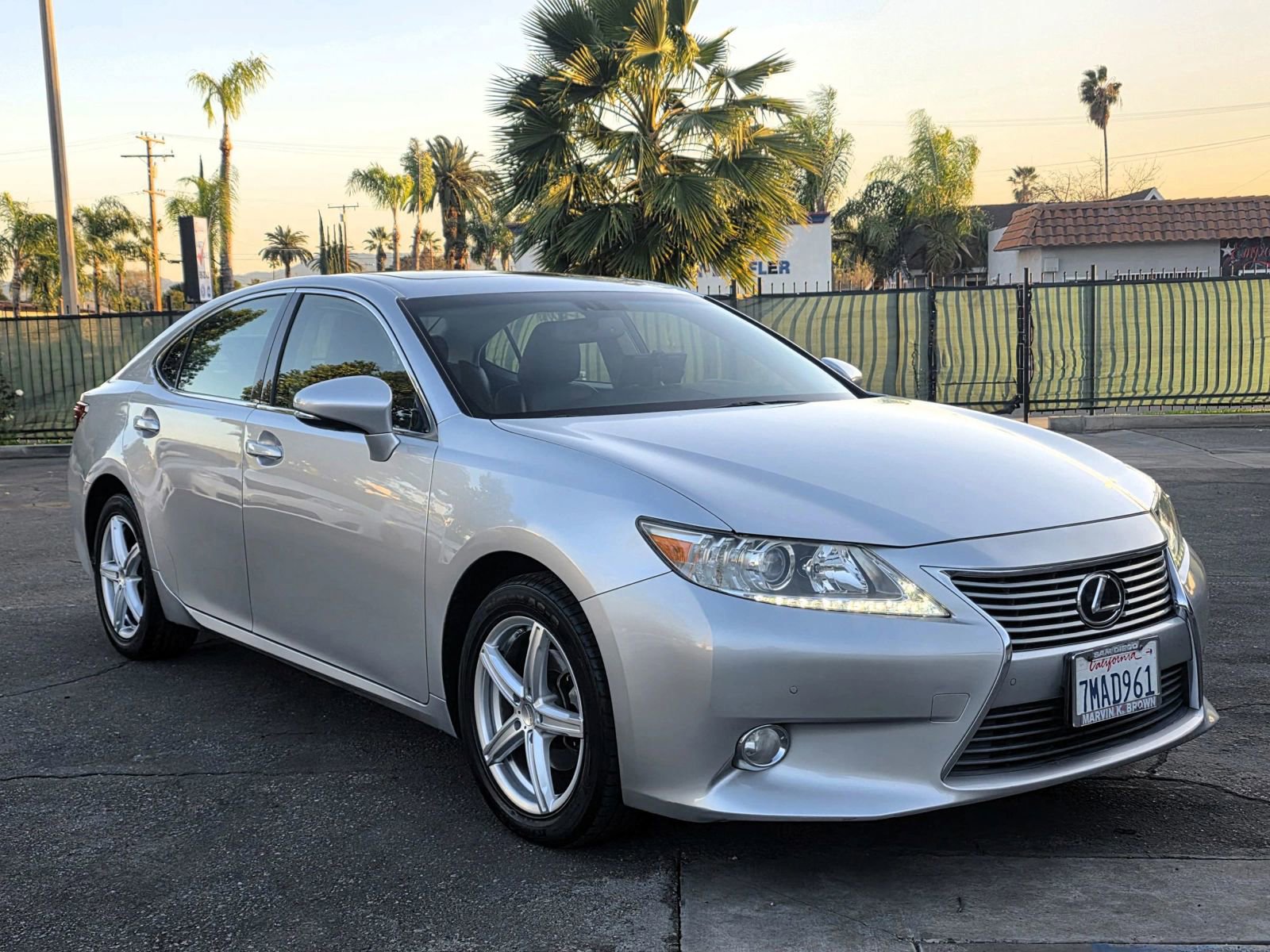 Used 2015 Lexus ES 350 w/ Premium Package image 2