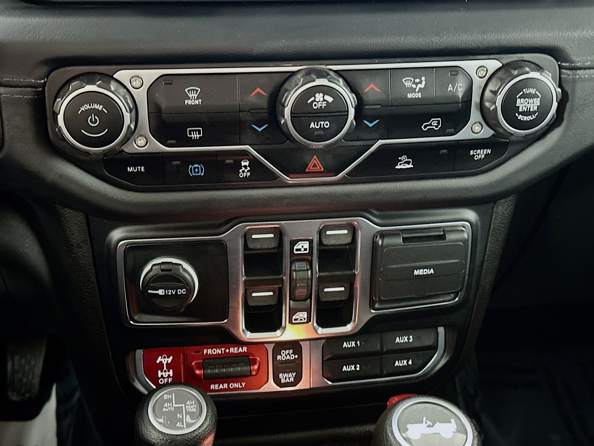 Used 2024 Jeep Wrangler Unlimited Rubicon 4xe AWD/4WD image 15