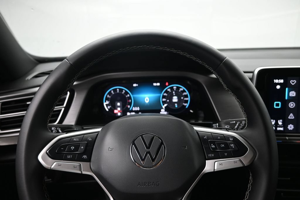 Used 2024 Volkswagen Atlas Cross Sport SE AWD/4WD image 12