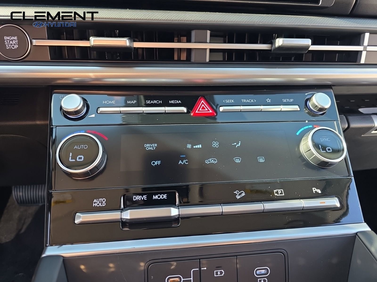 New 2026 Hyundai Santa Fe SE image 21