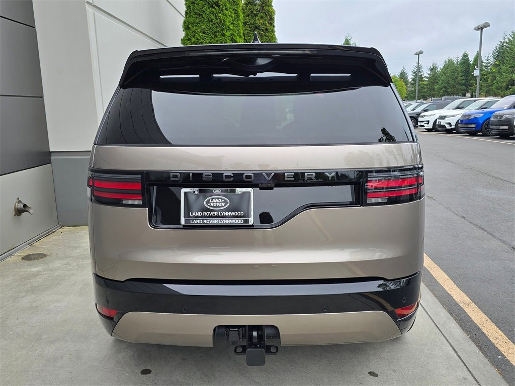 New 2025 Land Rover Discovery Dynamic SE image 6