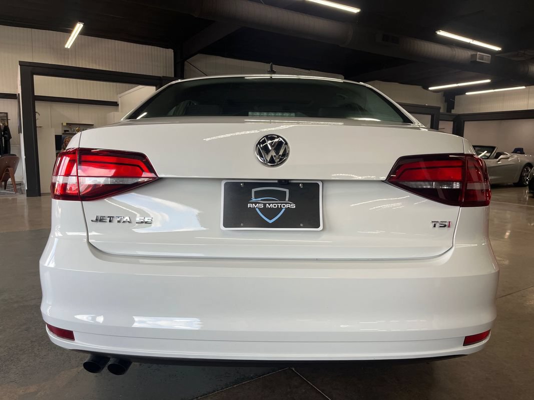 Used 2017 Volkswagen Jetta SE FWD image 10