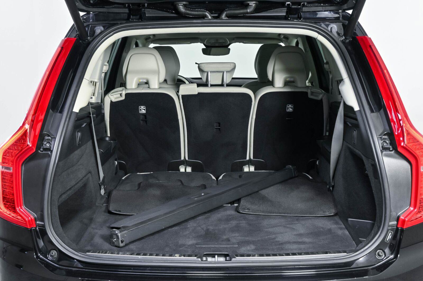 Certified 2023 Volvo XC90 B6 Plus AWD/4WD image 30