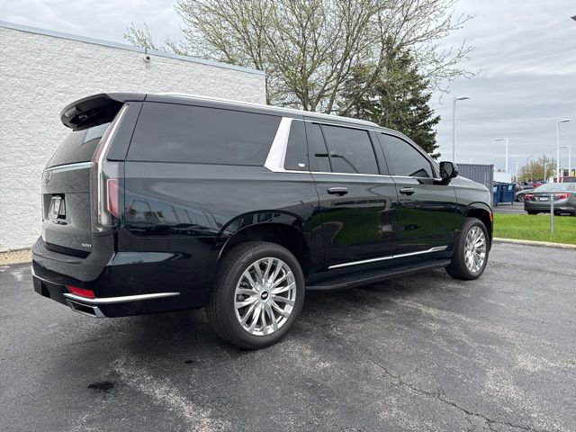 Used 2023 Cadillac Escalade ESV Premium Luxury AWD/4WD image 5