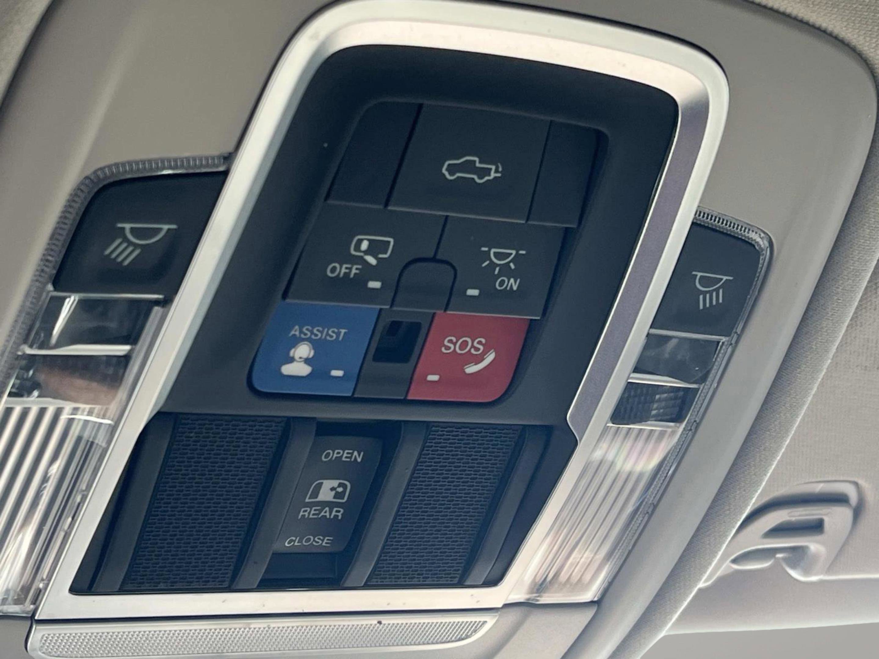 Used 2022 RAM 1500 Laramie AWD/4WD image 33