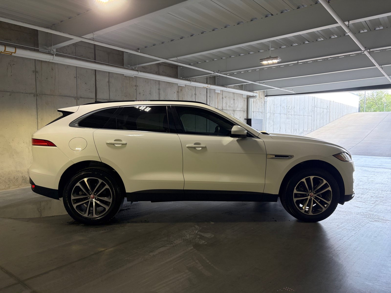 Used 2020 Jaguar F-PACE Premium AWD/4WD image 8