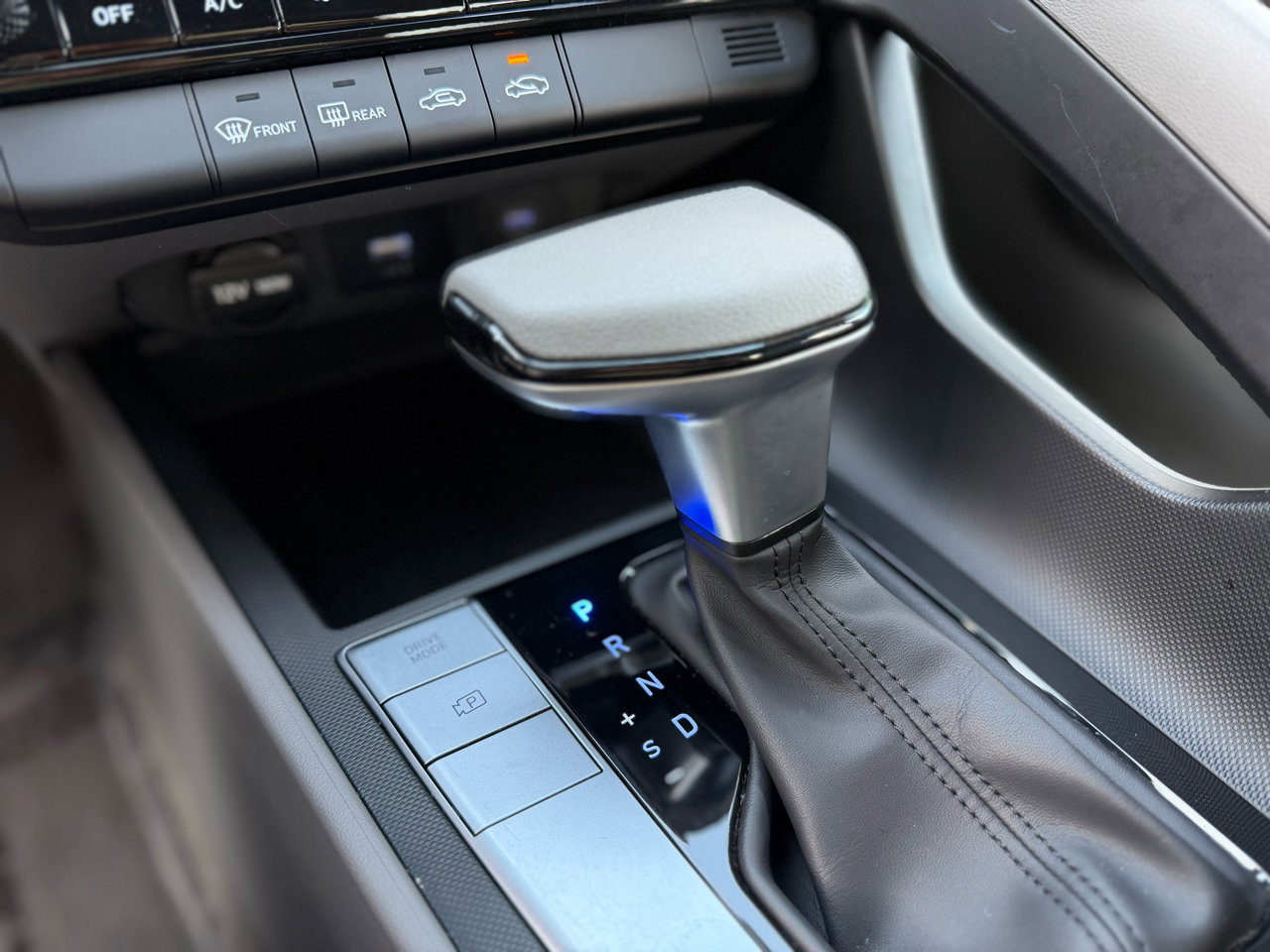 Used 2024 Hyundai Elantra SEL image 23