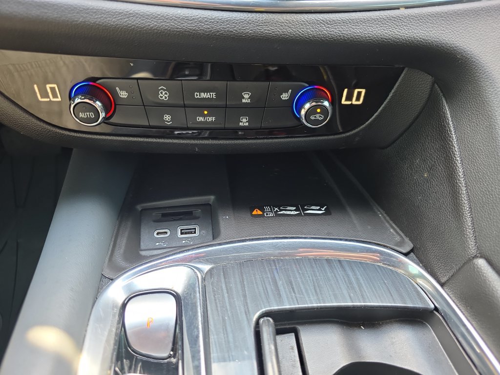 Used 2023 Buick Enclave Essence FWD image 26