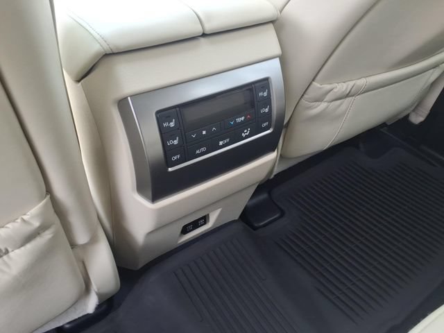 Used 2023 Lexus GX 460 Luxury w/ Accessory Package AWD/4WD image 11