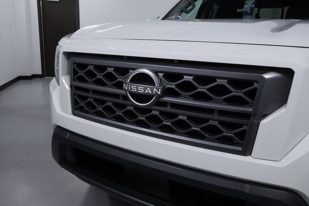 Used 2024 Nissan Frontier SV w/ SV Convenience Package image 9