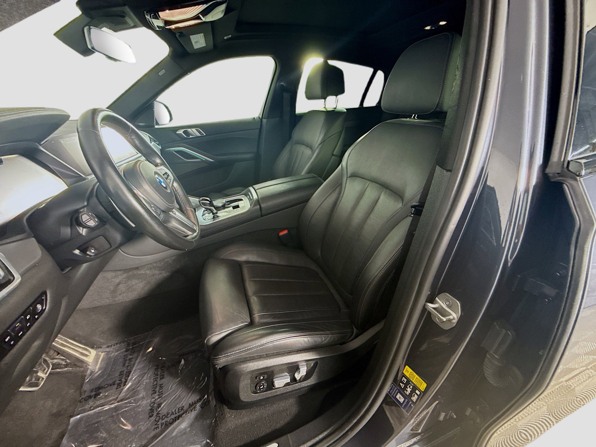 Used 2022 BMW X6 M50i w/ Dynamic Handling Package image 22