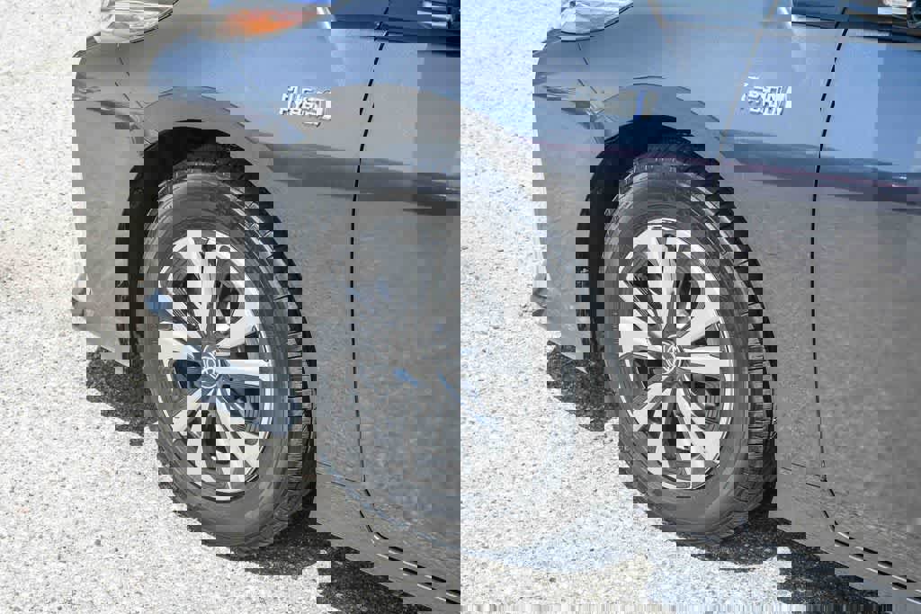 Used 2019 Toyota Prius Prime Plus w/ Carpet Mat Package FWD image 10