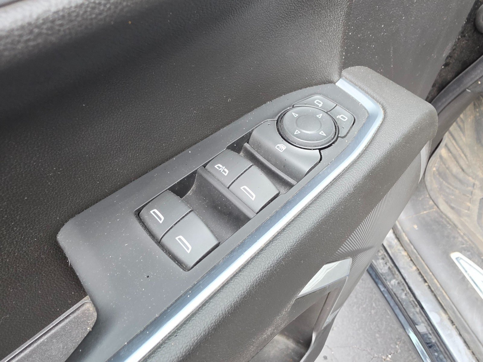Used 2022 Chevrolet Silverado 1500 RST AWD/4WD image 30